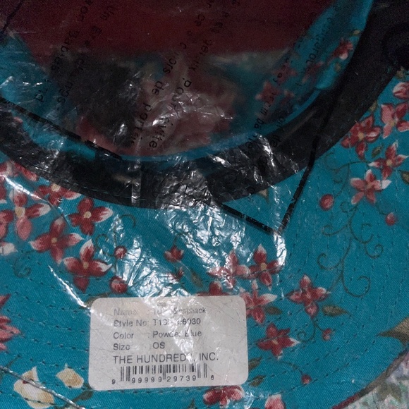 La hat - Picture 1 of 2